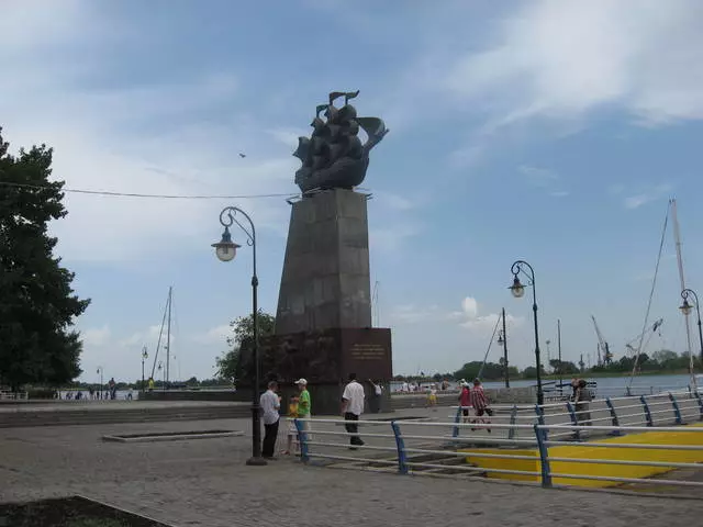 Kherson - mji wa kusini kwenye pwani ya Dnieper 10001_3