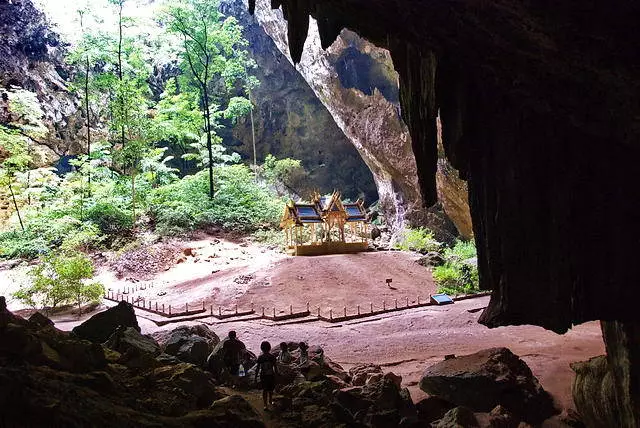 Gịnị bara uru ịlele na Kanchanaburi? 10411_11