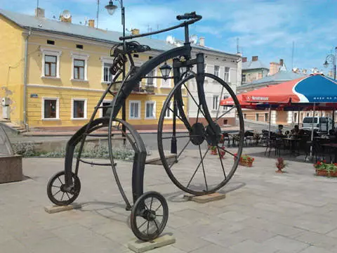 Neočekivano otkriće je Chernivtsi. 10451_6