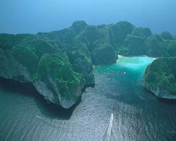 Mga Tampok ng Pahinga sa Phi Phi.