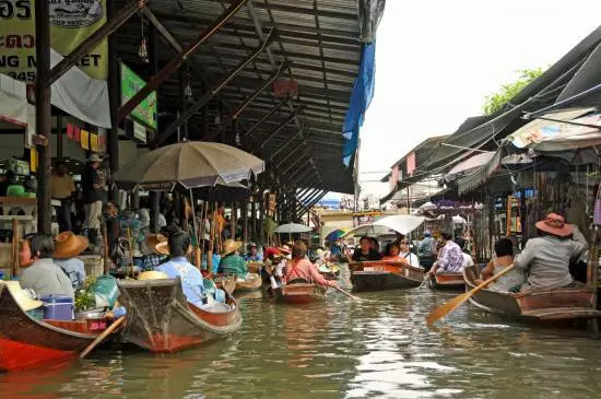 Pourquoi les touristes choisissent-ils chapeau Yai? 10704_2