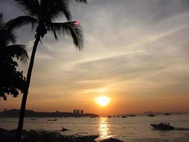 Nghỉ ngơi tại Pattaya: Ưu và nhược điểm. Tôi có nên đến Pattaya không? 10778_4