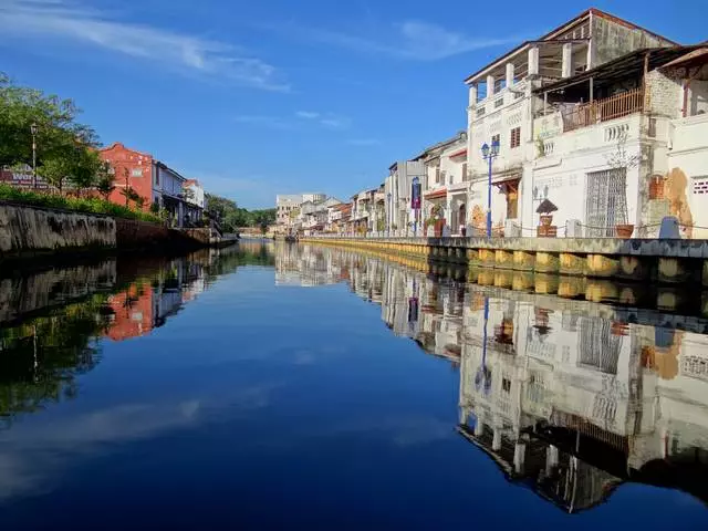 Ngendi menyang Malacca lan apa sing bisa dideleng?