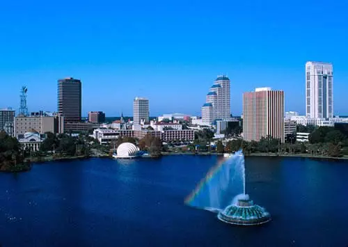 Why do tourists choose Orlando? 10820_2