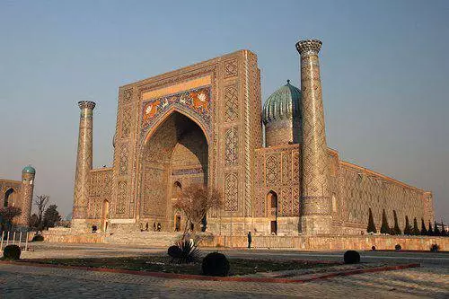 Kedu ihe ọ bụla bara uru ịga Uzbekistan? 10860_5