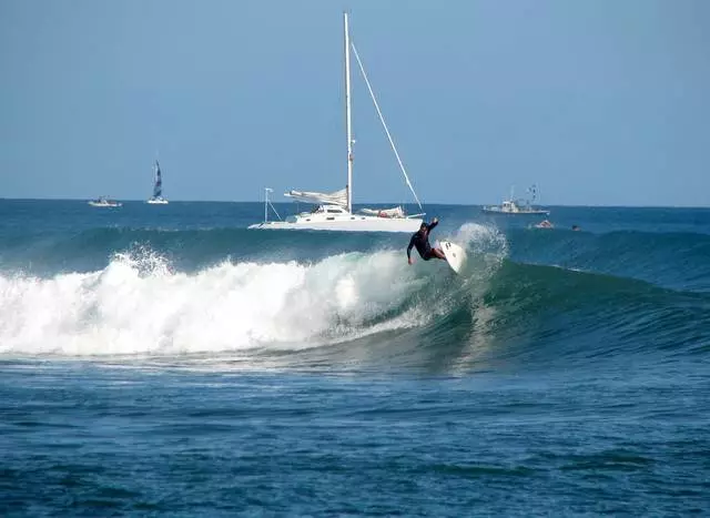 X'għandek tistenna minn mistrieħ għal Honolulu? 10933_4