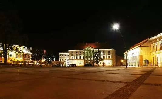 Is raisin na Polainne é Kielce.