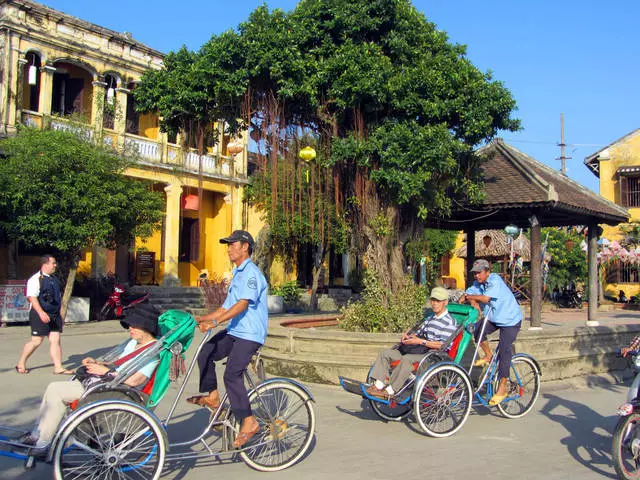 Liburan di Hoyan: Kanggo sareng ngalawan 11032_8