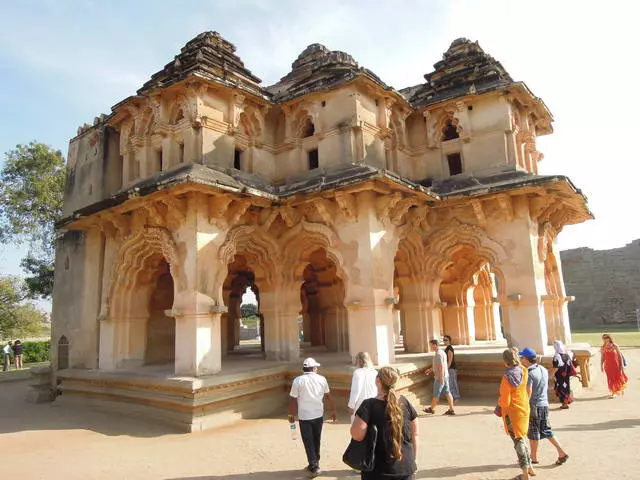 Εκδρομή στην αρχαία πόλη του Hampi 11074_2