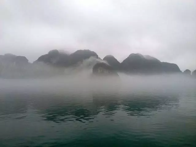 Unsa ang kinahanglan nimo nga mapaabut gikan sa holiday sa Halong? 11097_12