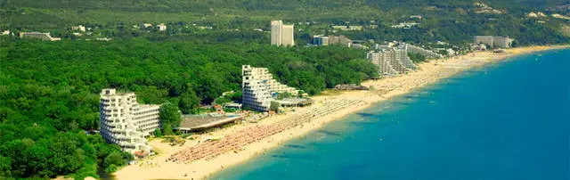 Albena ist ein kleines bulgarisches Resort mit einem breiten Strand.