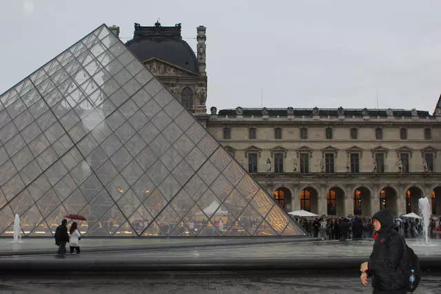 Paris ist die Stadt der Geschichten, Legenden und Märchen. 11350_3