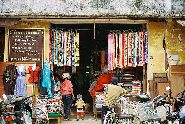 Nibo ni lati lọ raja ati kini lati ra ni Hoyan? 11365_2