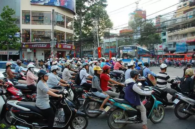 Značajke kupovine / iznajmljivanja Motobike u gradu Ho Chi Minh 11419_3