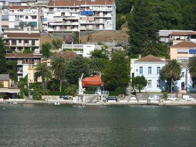 Di mana berenang di Bokoko-Kotor Bay?