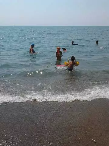 The sea in Sudak resembles Mediterranean. 11541_1