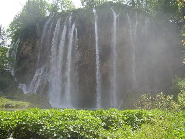 Emerald Romance amin'ny Lakes Plitvice na Lake Kroasia 11594_3