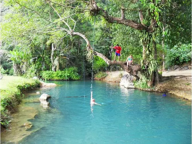 Pa bethau ddylech chi eu cymryd gyda chi i Laos?