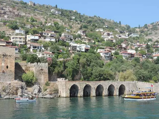 Alanya adalah gunung yang indah! 11767_4