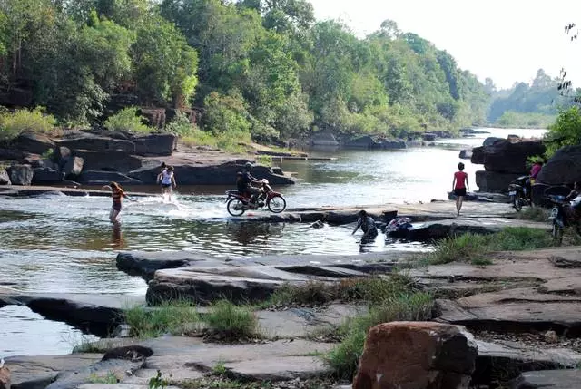 Ito ba ay nagkakahalaga ng pagpunta sa Cambodia? 11858_13