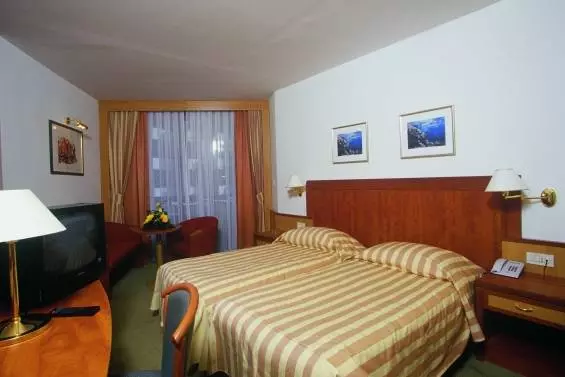 Cili hotel është më i mirë për të qëndruar në Makarsk? 11874_6