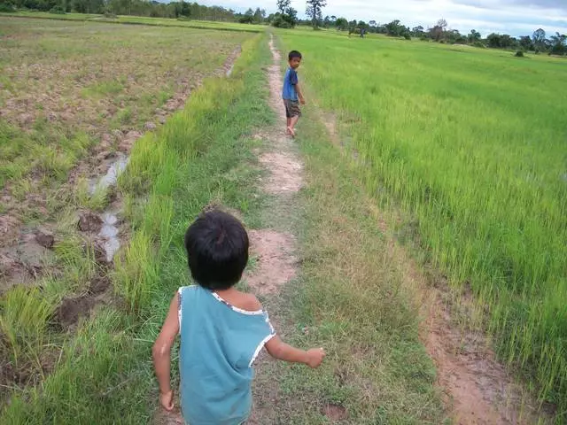 Kinahanglan ba ako mokuyog sa mga bata nga magpahulay sa Cambodia? 11878_12