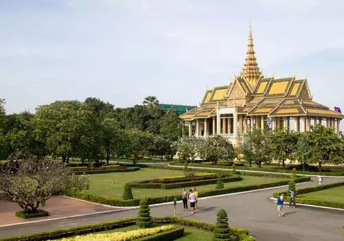 Naha éta patut bade ka Phnom Penh? 11882_8