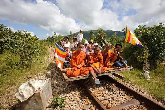 Wat te dwaan op fekânsje yn Battambang? Bêste ferdivedaasje.