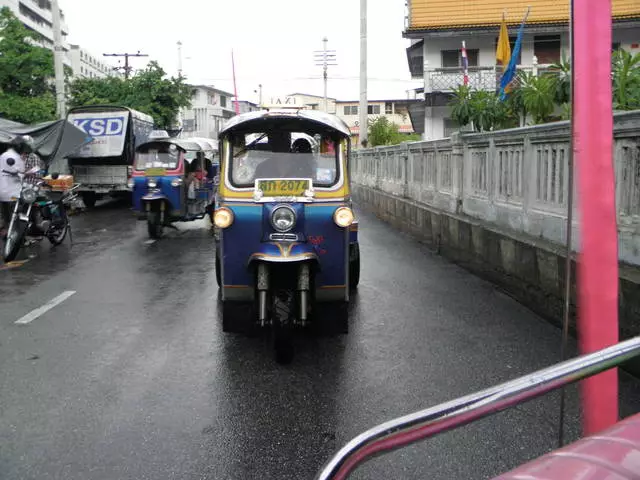 Se Pattaya estas la perlo de Tajlando, tiam Bangkok estas iom lavujo 11901_2