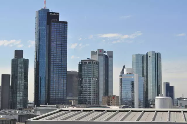 Η Frankfurt am Main δεν είναι μόνο μια πόλη παγκόσμιου χρημάτων, αλλά και μια πόλη που έχει μια αιώνες-παλιά ιστορία. 11996_2