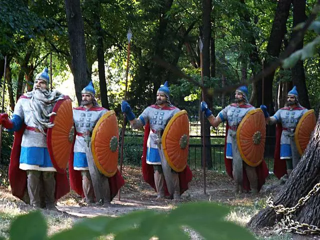 Ungaya kuphi ku-Simferopol nokuthi yini okufanele uyibone? 12110_4