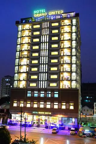 Apa hotel untuk memilih untuk bersantai di Yangon? 12164_3