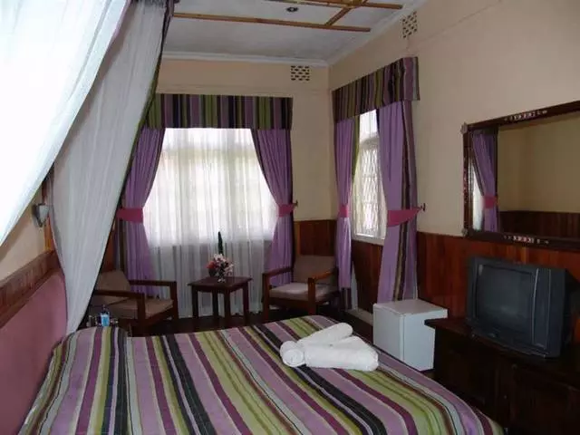 What is the hotel to choose to relax in Nairobi? 12461_6