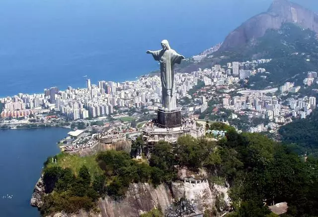 Zuru ike na Rio de Janeiro: Ahịa 12555_11