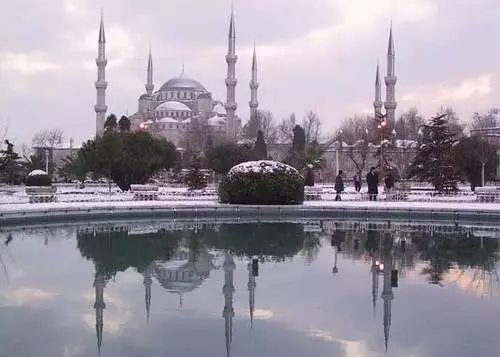 Hoe laat is dit beter om in Istanbul te rus? 12620_1