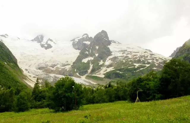 Dombai - Saoire an tSamhraidh, Nádúr neamhoiriúnach. 13002_1