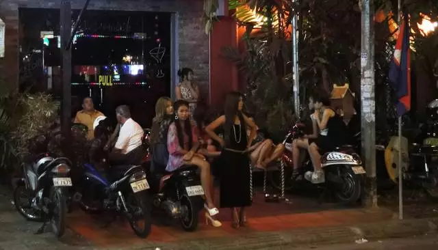 Kedu ihe ị tụrụ anya na ezumike na Phnom Penh? 13026_9