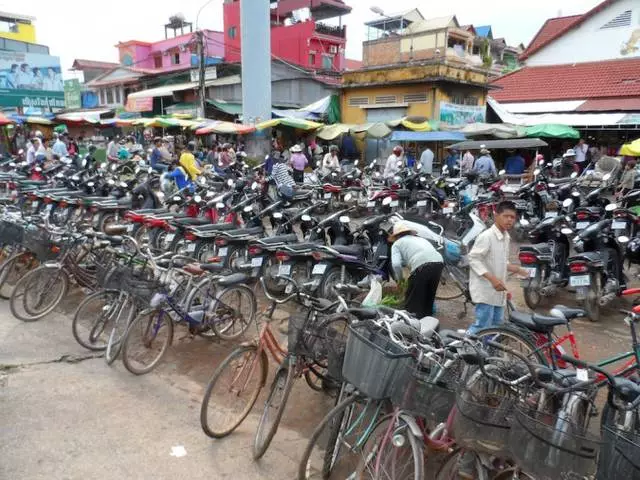 Sa pamamagitan ng bike para sa Siem Ripa 13132_1