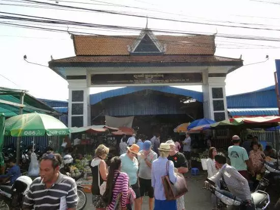 Pazar në Sihanville: Ku dhe çfarë të blini?