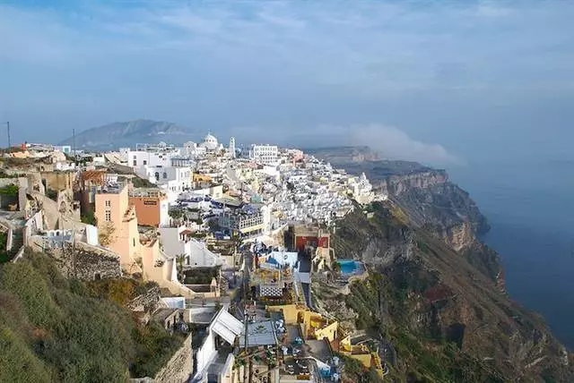 Santorini'ye nereye gidilir ve ne görür?