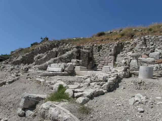 ບ່ອນໃດທີ່ຈະໄປ Santorini ແລະສິ່ງທີ່ຄວນເບິ່ງ? 13234_3