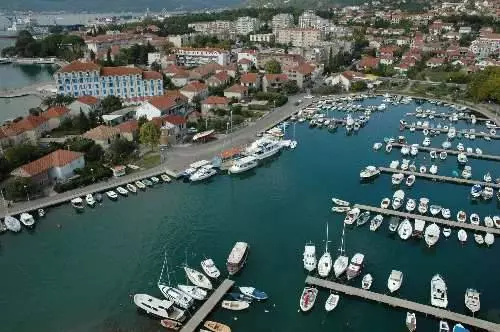 Jaký hotel se rozhodl relaxovat v Tivatu?