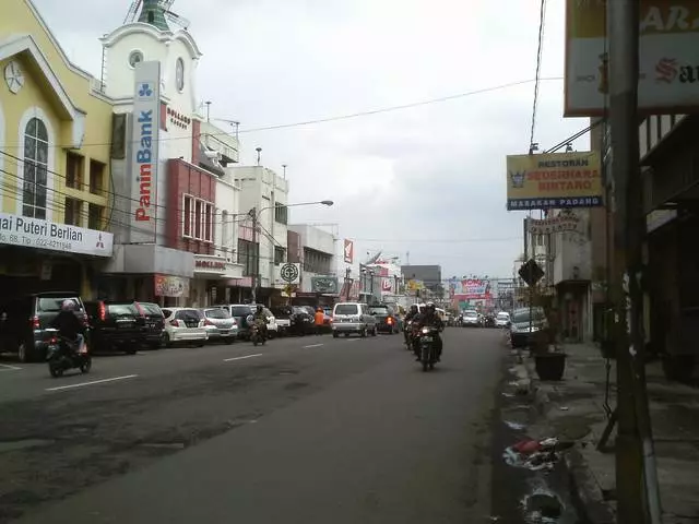 Bandungda qayerda ovqatlanishim mumkin? 13324_7