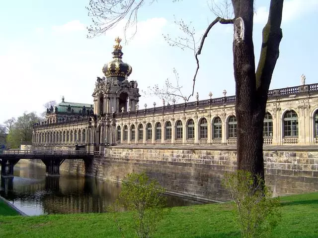 តើវាសមនឹងទៅ Dresden ទេ? 13394_3