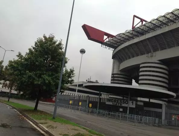 Ki jan fanatik vin "Milan" oswa "Inter"? Vizitè yo San Siro estad la.