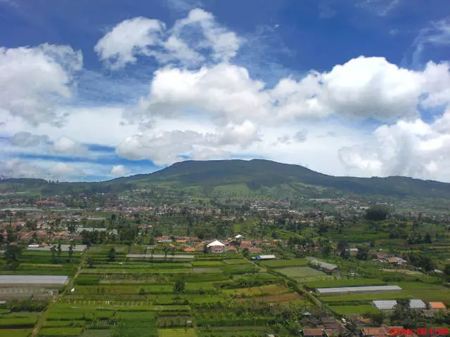 Πότε είναι καλύτερα να ξεκουραστείτε στο Bandung; 13557_1