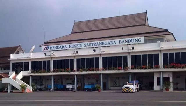 Ünnepek Bandungban: Hogyan juthat el oda?