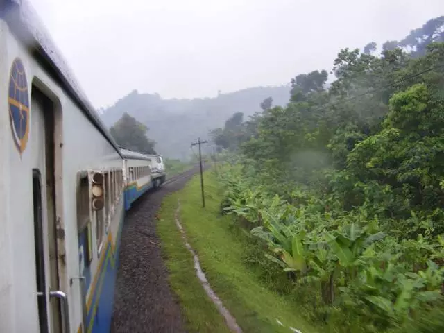 Vakanz zu Bandung: Wéi ginn et dohinner? 13569_5