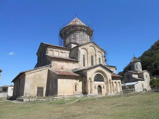 Τι εκδρομές που αξίζει να επισκεφθείτε στο Kutaisi; 13800_3