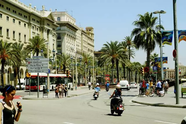 Barcellona. Città dell'architettura bizzarra. 13833_4